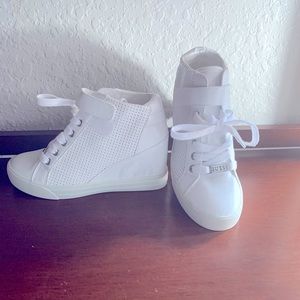 Women and Men Ready- To - Wear, Shoes, Etc...